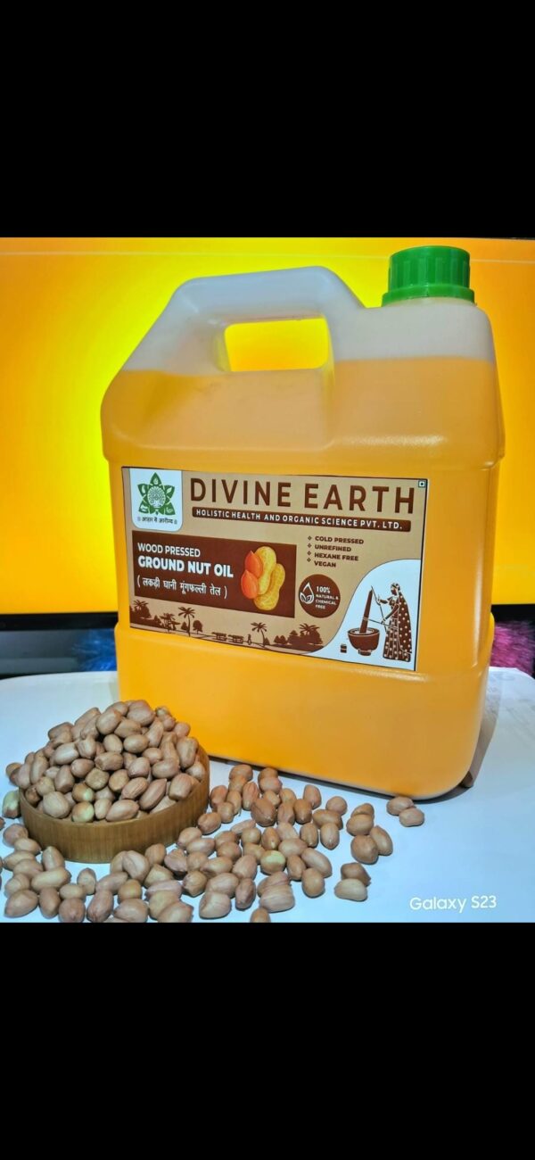 Wood-Pressed Groundnut Oil